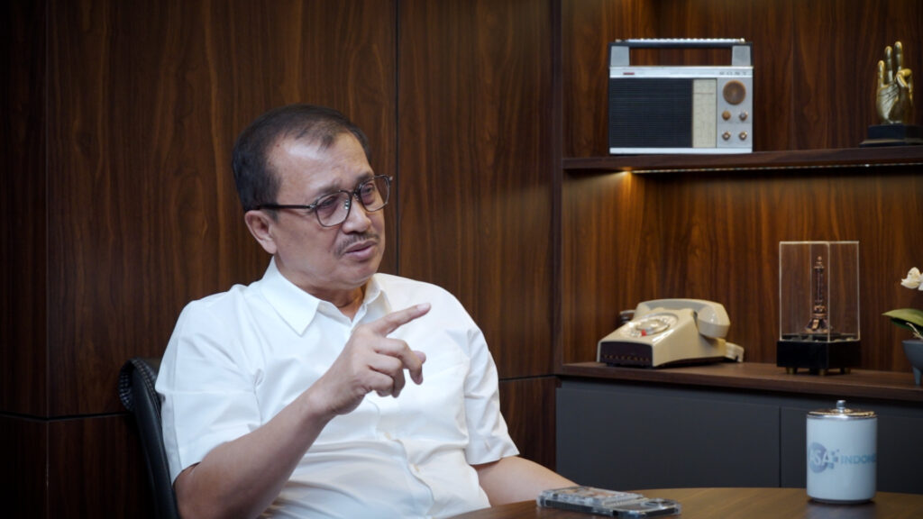 oegroseno.00 07 12 13.still002