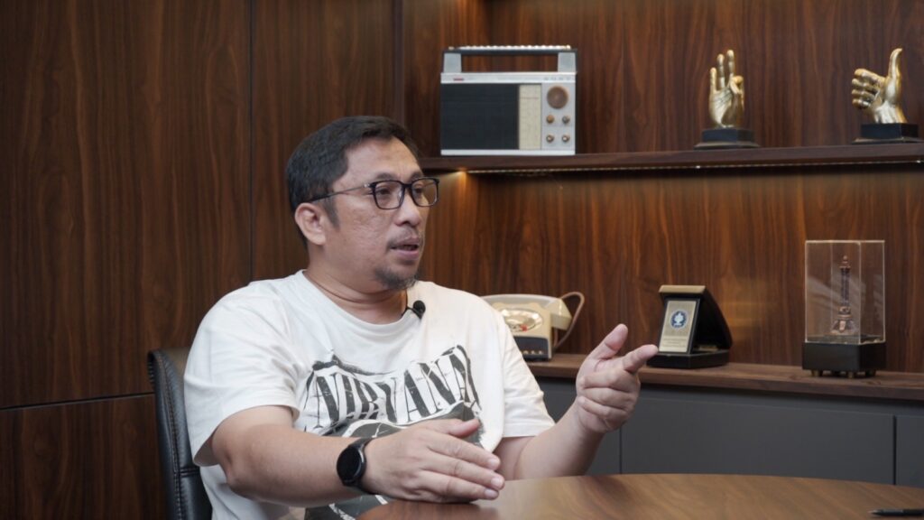 Feri Amsari Bongkar Cacat Administrasi Adies Kadir Maju Hakim MK whatsapp image 2026 02 25 at 10.38.24 (1)