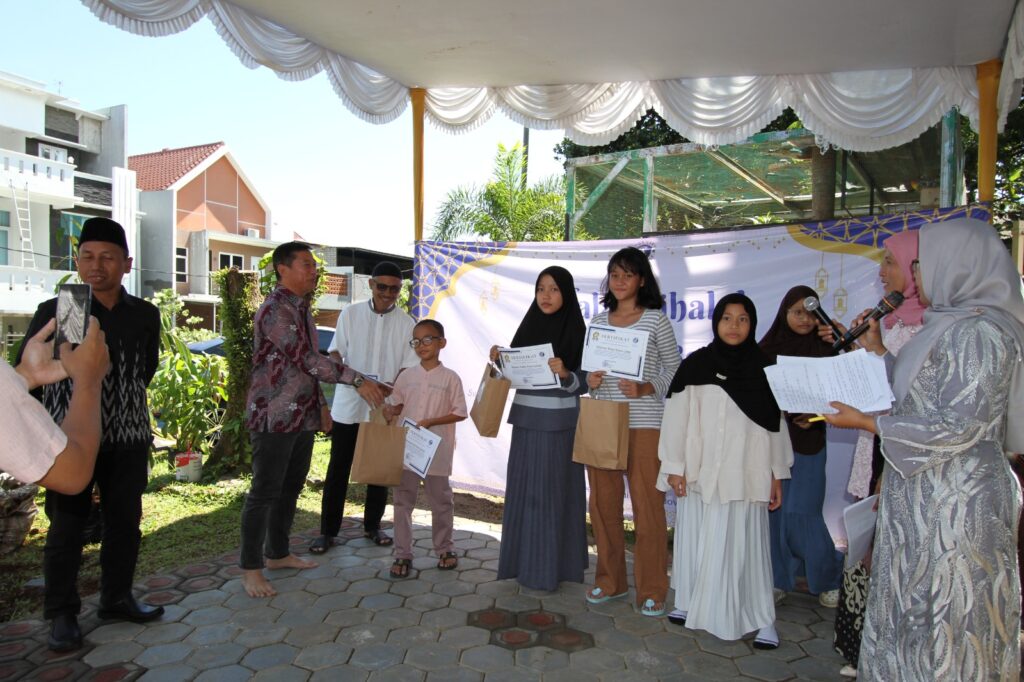 Hangatnya Kebersamaan di Bogor View 2: Dari Lantunan Ayat Suci Warga Yaman hingga Penghargaan Anak Berprestasi" whatsapp image 2026 04 12 at 13.30.06