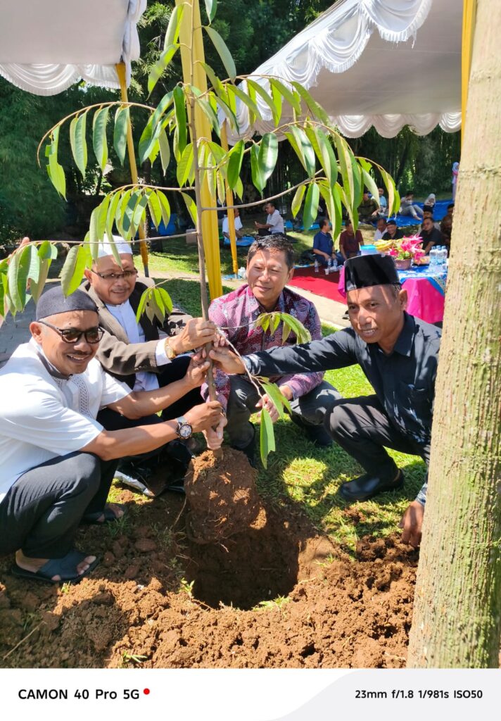 Hangatnya Kebersamaan di Bogor View 2: Dari Lantunan Ayat Suci Warga Yaman hingga Penghargaan Anak Berprestasi" whatsapp image 2026 04 13 at 14.06.46